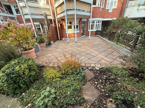 Foto - Attraktive 2-Zimmer-Wohnung mit großer Terrasse