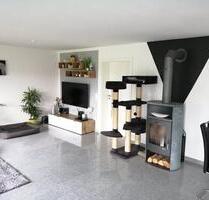 Einliegerwohnung auf Pferdehof - 750,00&nbsp;EUR Kaltmiete, ca.&nbsp; 80,00&nbsp;m&sup2; in Pfaffenhofen an der Roth (PLZ: 89284)