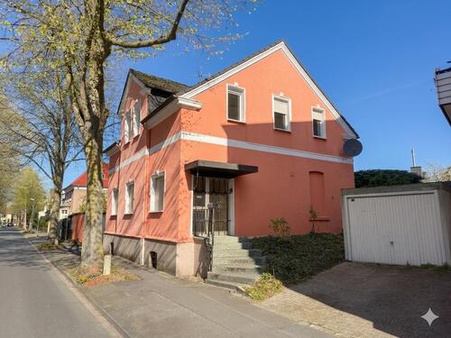 Foto - Kurbad-Villa mit Kamin, Terrasse, Keller, Garten, Garage und Gartenhaus