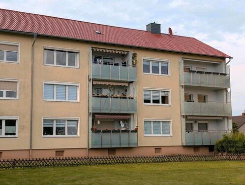Foto - Provisionsfrei: Kernsanierte 3-Zi.-Wohnung mit Garage