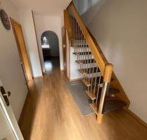 Sofort verfügbare 4-Zimmer-Wohnung auf zwei Etagen mit Garage - Pirmasens