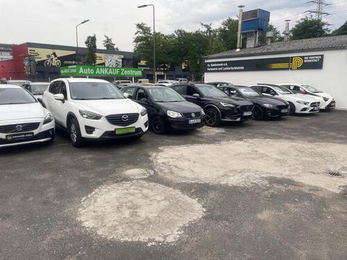 Foto - Parkplatz mit Büro in Düsseldorf Eller