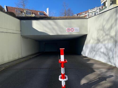 Foto - Tiefgaragenstellplatz zu vermieten
