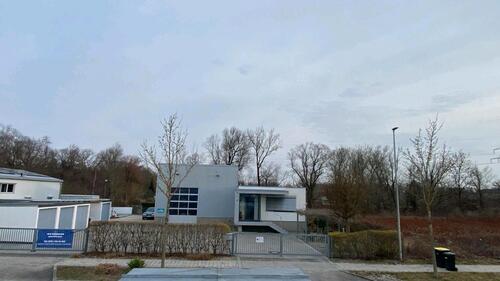 Foto - Haus mit Betriebsleiterwohnung und Halle