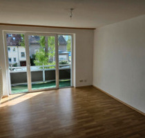 Helle 2-Zi-Wohnung mit Balkon, Stellplatz, Marken-Küche - Hof Altstadt