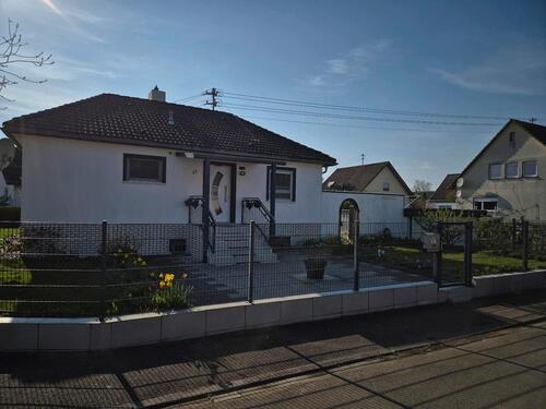 Foto - Einfamilienhaus. Bungalow. - 399.000,00&nbsp;EUR Kaufpreis, ca.&nbsp; 78,00&nbsp;m&sup2;
