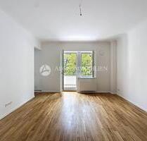 Helle 3-Zimmer-Wohnung mit Balkon & Stellplatz in der Olympischen Straße - Berlin Charlottenburg-Wilmersdorf