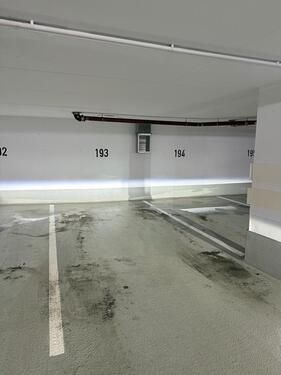 Foto - Tiefgaragenstellplatz zu vermieten – zentral, Nähe City Galerie