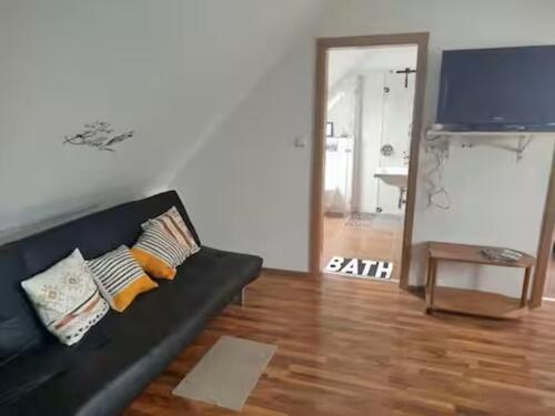 Foto - 1 Zimmer Dachgeschoßwohnung zur Miete in Mindelstetten