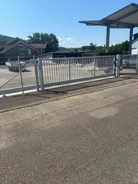 Foto - Abstellplatz Stellplatz Parkplatz in Königsbach-Stein auf eingezäunter und überwachter Freifläche, optional mit Stromanschluss für Wohnmobile, Wohnwagen, Anhänger oder Boote