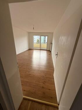 Foto - Gepflegte 3-Zimmer-Wohnung mit Balkon und Stellplatz in Rüsselshe