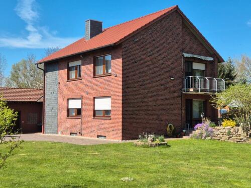 Foto - Großes Wohnhaus mit Lagerhallen, Garagen, Sauna & ca.15.799m²