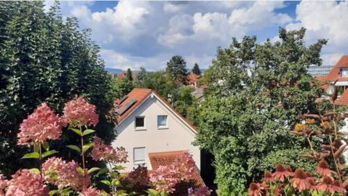 Foto - Helle 3,5 Zimmer-Dachgeschosswohnung