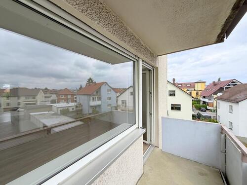 Foto - Frisch renovierte 3 ZKB-Balkon - 760,00&nbsp;EUR Kaltmiete, ca.&nbsp; 76,00&nbsp;m&sup2;
