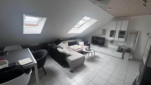 Foto - DG Wohnung, voll möbeliert - 450,00 EUR Kaltmiete,