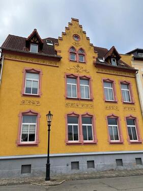 Foto - Helle 2-Zimmer-Wohnung mit großem überdachtem Balkon in Meuselwitz – verfügbar ab 01.04.2026