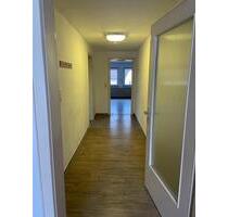 1 12 Zimmer Wohnung in Giengen an der Brenz zu vermieten.