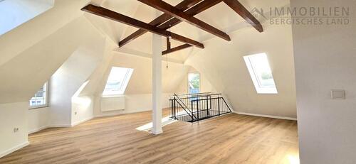 Foto - ERSTBEZUG NACH SANIERUNG - TRAUMHAFTE MAISONETTE-WOHNUNG ÜBER DEN DÄCHERN DER ALTSTADT