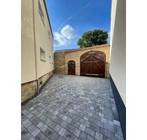 Helle & sanierte 4-Zimmer-Wohnung mit Garage und Hof in Wiesbaden