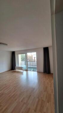 Foto - eine schöne große Wohnung, Mitnahme der Küche vorausgesetzt