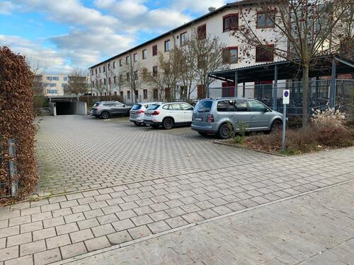 Foto - Pkw Stellplatz - Parkplatz - Allee am Röthelheimpark 50