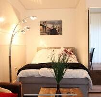 1-Zimmer möbliertes Apartment nahe Schloss Straße Berlin Steglitz