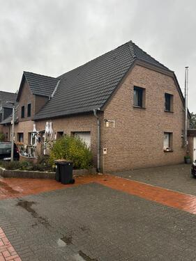 Foto - Reihenendhaus, ruhige Lage, zentral und familienfreundlich