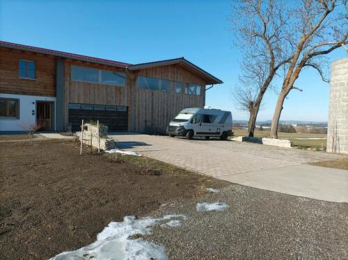 Foto - Premium & Sicherer Stellplatz Camper Wohnmobil Parkplatz Allgäu