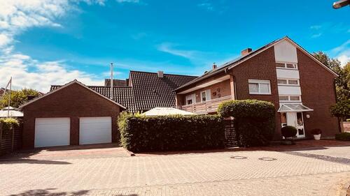 Foto - Grosses, bezugsfertiges Wohnhaus für ein oder zwei Familien