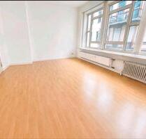 Großzügiges WG-Zimmer in zentraler Lage von Saarbrücken Großzügiges WG-Zimmer in zentraler Lage von Saarbrücken