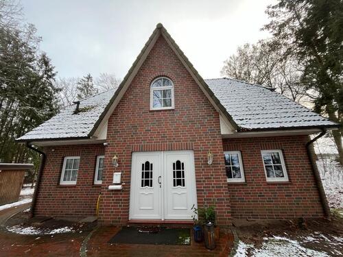 Foto - Einfamilienhaus zu Vermietung - 1.100,00&nbsp;EUR Kaltmiete, ca.&nbsp; 125,00&nbsp;m&sup2;