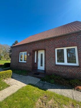 Foto - 6 Zimmer Mehrfamilienhaus, Wohnhaus in Großefehn