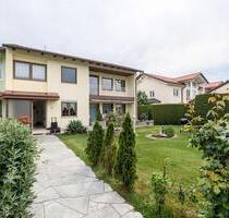 Frisch renovierte 3-Zimmer-OG Wohnung mit schönem Weitblick! - Pliening Frisch renovierte 3-Zimmer-OG Wohnung mit schönem Weitblick! - Pliening