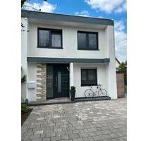Modernes Reihenhaus in Lemgo - 395.000,00&nbsp;EUR Kaufpreis, ca.&nbsp; 130,00&nbsp;m&sup2; in Lemgo (PLZ: 32657)