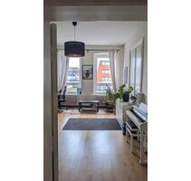 Helle 4-Zimmer Wohnung im 1. OG mit Hafenblick. 3er-WG geeignet. - Flensburg