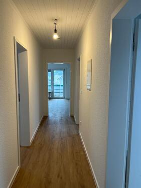 Foto - KH-Winzenheim; hübsche 2-Zimmer-Dachwohnung mit Balkon und Stellplatz