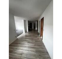 Schöne 3,5 Zimmer Wohnung mit Garage, Einbauküche, sep. Gäste WC usw. - Glattbach