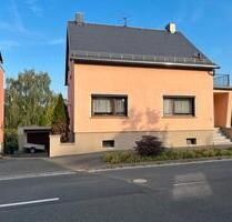 Einfamilienhaus mit Garten ,2 Garagen 1 Nebengebäude - Pausa-Mühltroff
