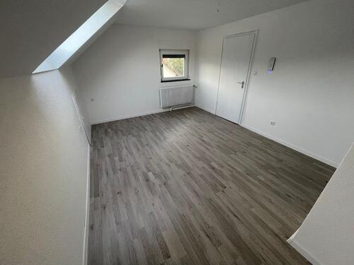 Foto - 2-Zimmer DG Wohnung - 690,00&nbsp;EUR Kaltmiete, ca.&nbsp; 45,00&nbsp;m&sup2;