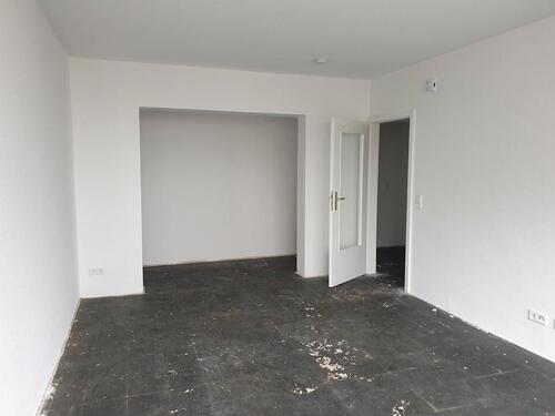 Foto - Erstbezug nach Sanierung - 1-Zi.-Wohnung in zentraler Lage