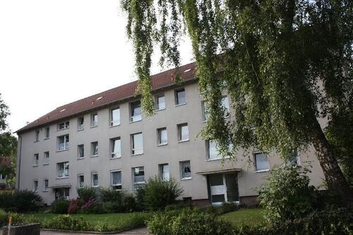 Foto - Bei VIVAWEST die Sonnenstrahlen auf dem eigenen Balkon genießen.