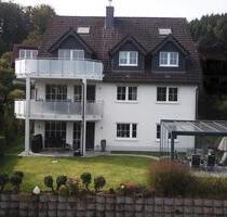 Zweifamilen-, Generationenhaus mit Doppelgarage und Wintergarten - Schalksmühle