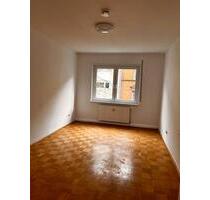 Helle 2-Zimmer-Wohnung mit Balkon im 2. OG in Mannheim