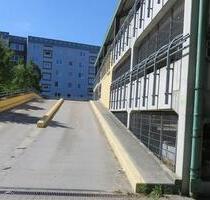 Parkplatz im oder vor dem Parkhaus - Rostock Evershagen