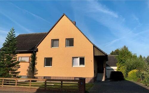 Foto - Ein-Zweifamilinenhaus mit Wintergarten, 2 Garagen, Wintergarten