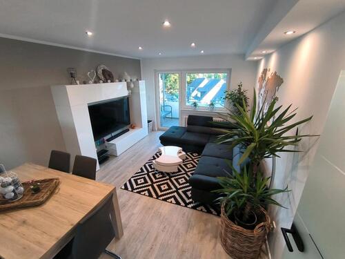 Foto - Moderne Wohnung inkl EBK, Balkon, Garage, Klima, Garten...