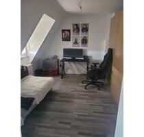 Schöne 3-Zimmer-DG-Wohnung in Rüsselsheim - Rüsselsheim am Main