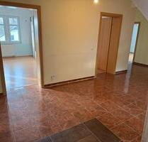 3 Zimmer Wohnung in ruhiger Lage mit großen Garten & Hof - Kraftsdorf