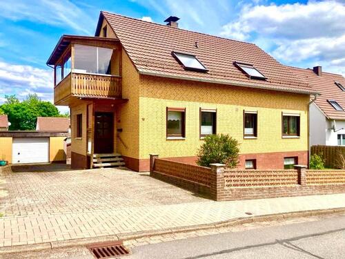 Foto - Wohnen im Grünen – Familienfreundliches Zweifamilienhaus in Bilsh