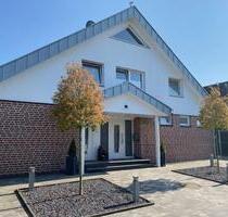 Attraktives Mehrgenerationenhaus - Familie, Arbeit od. Vermietung - Hünxe